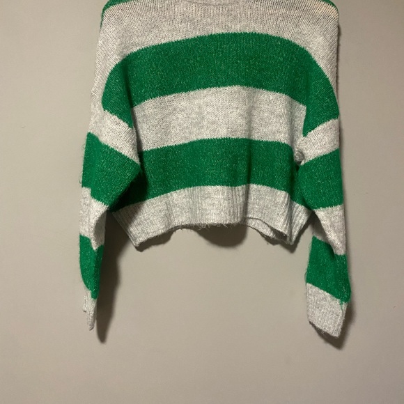 (3 for $15)Women’s Streetwear Cropped Knit striped crewneck Sweater - Picture 2 of 6